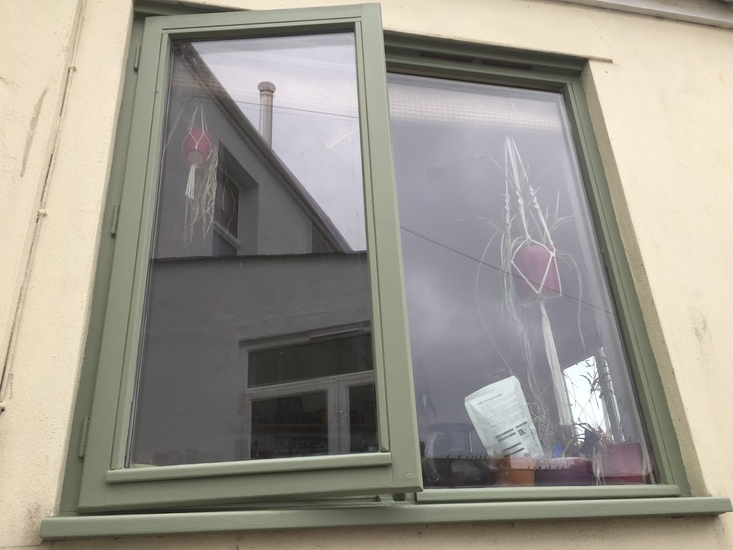 A Woman's Touch Lady Painter & Decorator · Photos 1